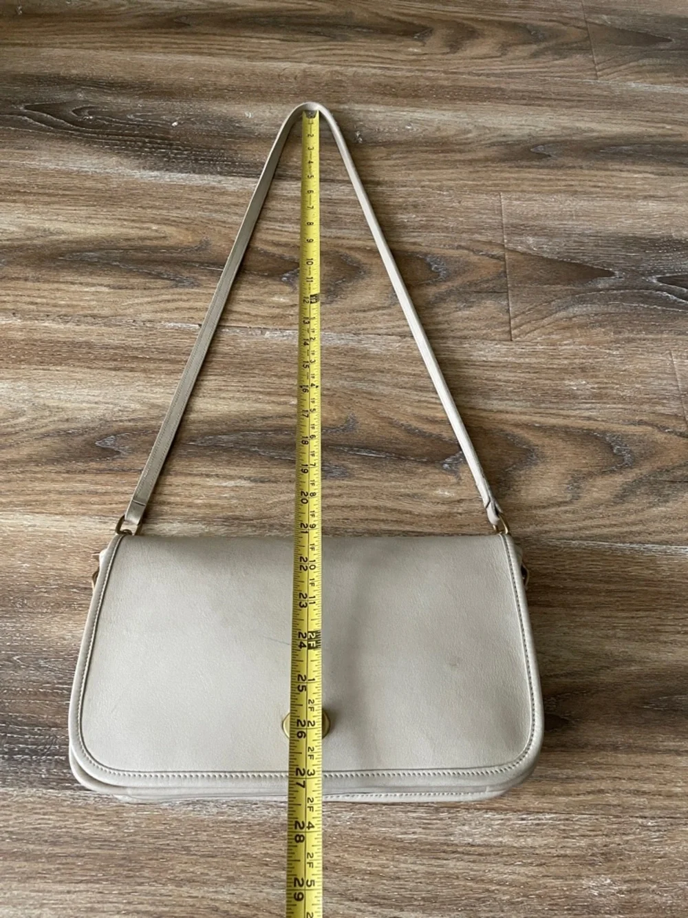 Coach Vintage Turnlock Shoulder Bag in Bone - Picture 9 of 16